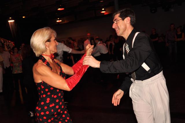 min 2010 11 13 fous swing 283